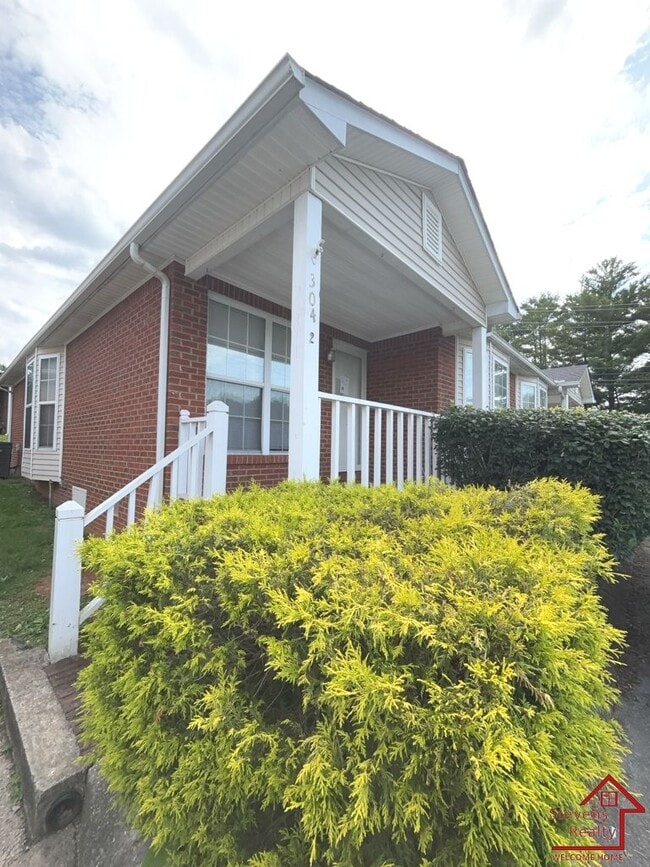 304 Oriole Dr