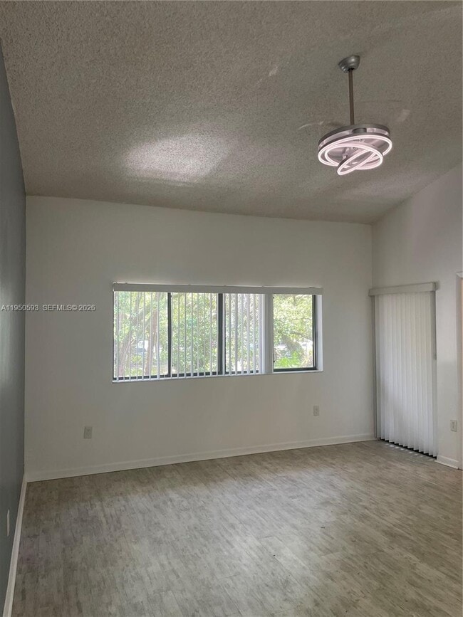 2550 SW 18th Terrace in Fort Lauderdale, FL - Building Photo - Building Photo