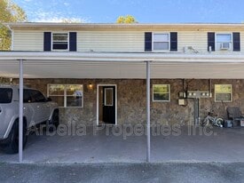 410 Erwin Hwy in Greeneville, TN - Building Photo