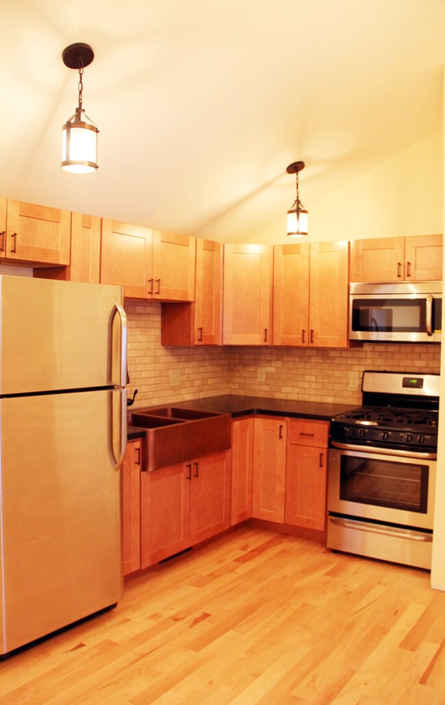 property at 11 Colchester Ct