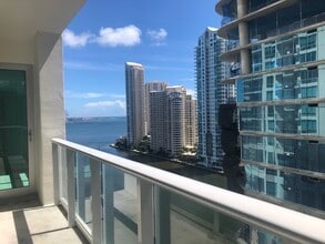 300 S Biscayne Blvd, Unit 1602 in Miami, FL - Building Photo - Building Photo