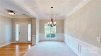 8321 Suttonview Dr in Charlotte, NC - Foto de edificio - Building Photo