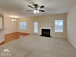 1386 Cooper Gayle Dr in Snellville, GA - Foto de edificio - Building Photo