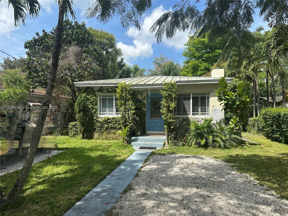 4240 SW 62nd Ave in Miami, FL - Building Photo