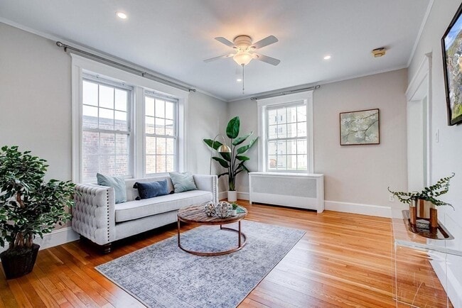 230 Massachusetts Ave in Arlington, MA - Building Photo - Building Photo