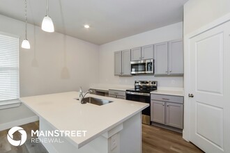 328 Whiteheart Drive in DeLand, FL - Building Photo - Building Photo