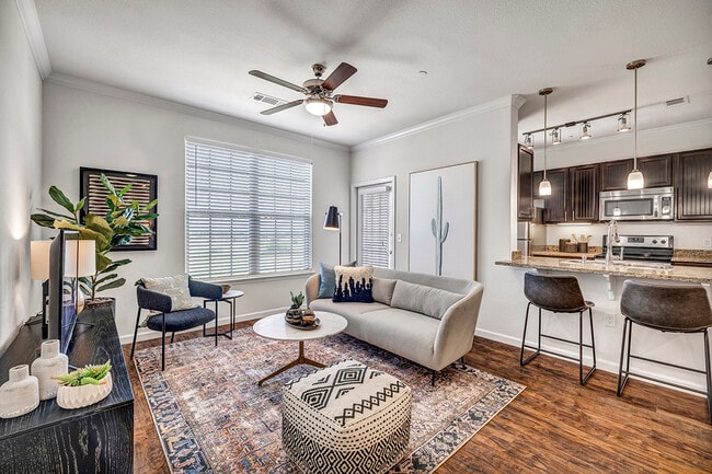 Avenues at Creekside in New Braunfels, TX - Building Photo - Building Photo