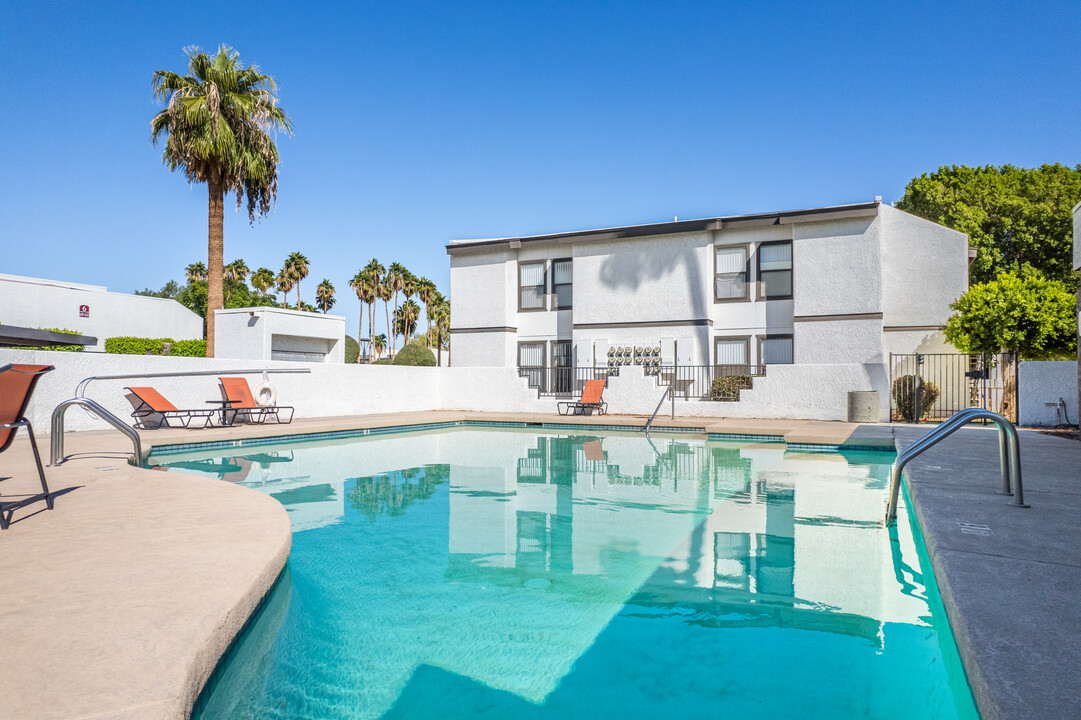 Regency Square in Yuma, AZ - Building Photo