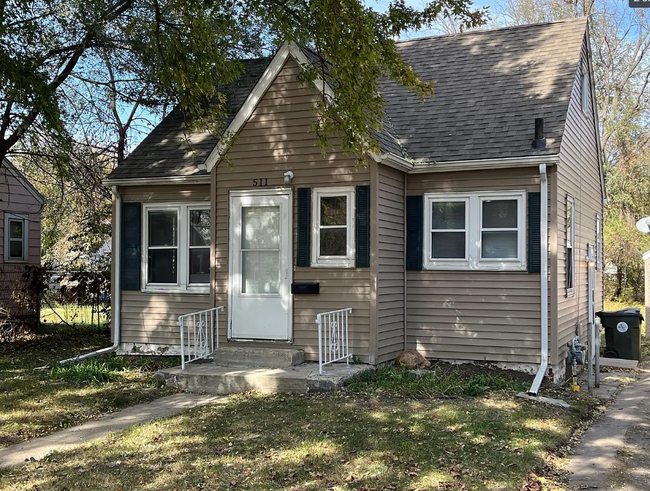 511 Ricker St in Waterloo, IA - Foto de edificio - Building Photo