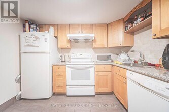 65 Spadina Rd in Toronto, ON - Building Photo - Building Photo