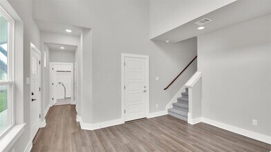 208 Mirabeau Way, Unit 7 in Liberty Hill, TX - Building Photo - Building Photo