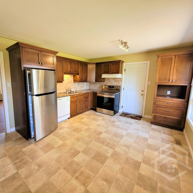 28 Trottier Dr in Tillsonburg, ON - Building Photo - Building Photo