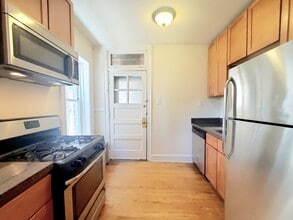 5427 W Montrose Ave in Chicago, IL - Building Photo - Building Photo