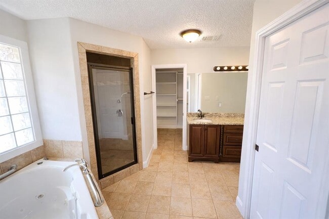 4500 Woodmoor Cir in Austin, TX - Building Photo - Building Photo