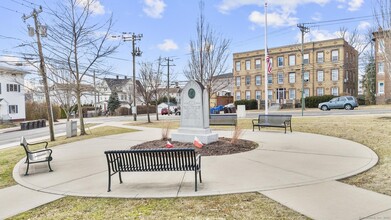 329 Broad St in New Britain, CT - Building Photo - Building Photo