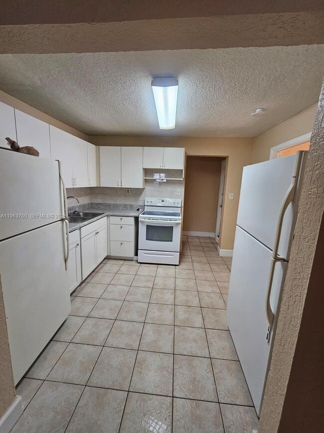 2990 SW 15th Ave in Fort Lauderdale, FL - Building Photo - Building Photo