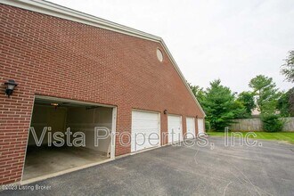 2704 Bradford Commons Dr in Louisville, KY - Building Photo - Building Photo