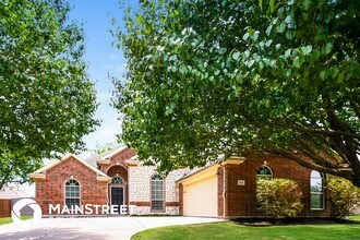 220 Troy Ln in Red Oak, TX - Building Photo - Building Photo