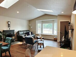 4529 Crescent Ave in Everett, WA - Building Photo - Building Photo