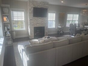 1529 Paxton Ln in Monroe Township, NJ - Building Photo - Building Photo