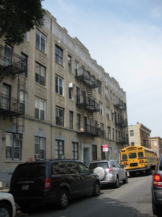 1420-1424 43rd St in Brooklyn, NY - Building Photo