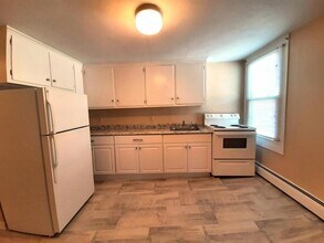 163-165 Main St in Deep River, CT - Building Photo - Building Photo