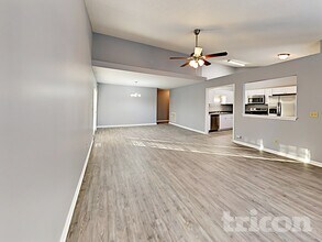 305 Trowbridge Rd in Columbia, SC - Foto de edificio - Building Photo