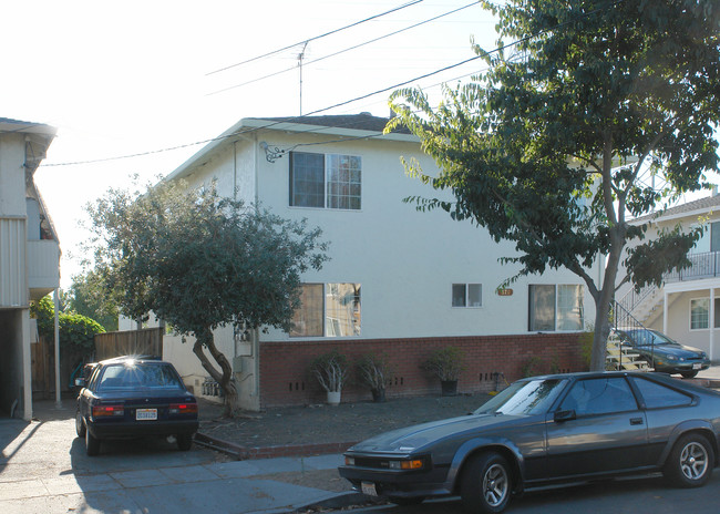 670 Johanna Ave in Sunnyvale, CA - Foto de edificio - Building Photo