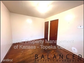1708 SW Washburn Ave in Topeka, KS - Building Photo - Building Photo