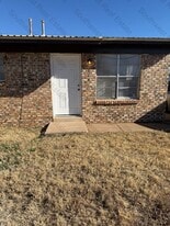 609 Turner St in Texico, NM - Building Photo