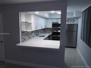 9400 Live Oak Pl-Unit -305 in Davie, FL - Building Photo - Building Photo