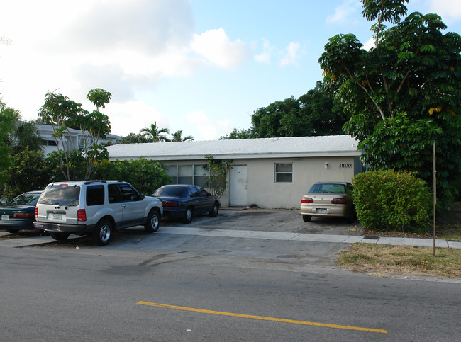 3800 SW 2nd Ct in Fort Lauderdale, FL - Building Photo - Building Photo