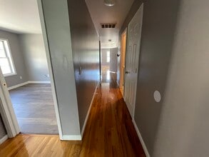29 N 4th St, Unit 2 nd Flr in Paterson, NJ - Building Photo - Building Photo