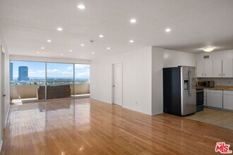 865 Comstock Ave in Los Angeles, CA - Building Photo - Building Photo