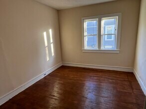 749 Alpine Ave NW, Unit 749 Alpine in Grand Rapids, MI - Building Photo - Building Photo