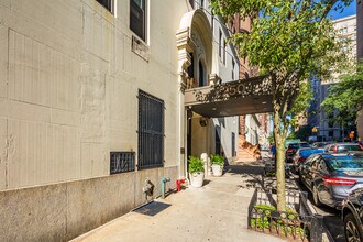 250 W 103rd St in New York, NY - Foto de edificio - Building Photo