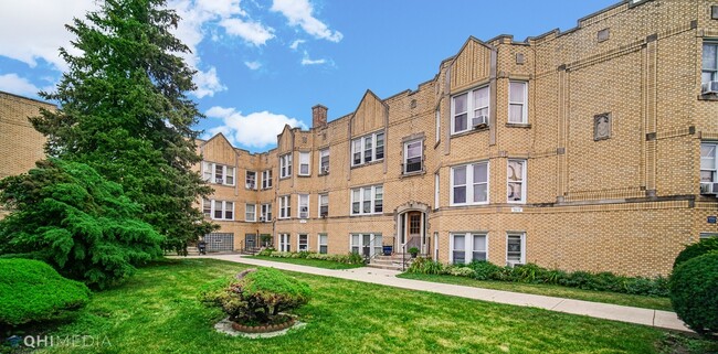 property at 2419 N Oak Park Ave