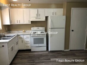 4911 Northcutt Pl in Dayton, OH - Building Photo - Building Photo