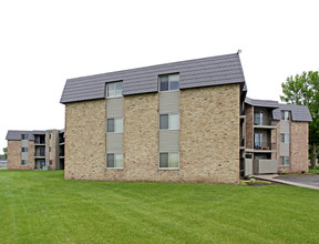 Valley Manor Apartments in Hastings, MN - Building Photo - Building Photo