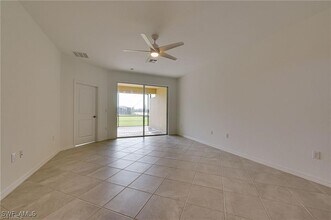 2620 Vine Ave in Naples, FL - Building Photo - Building Photo