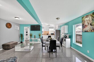 4124 C St in San Diego, CA - Foto de edificio - Building Photo