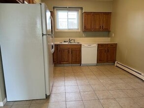94 Briggs St in Cranston, RI - Building Photo - Building Photo