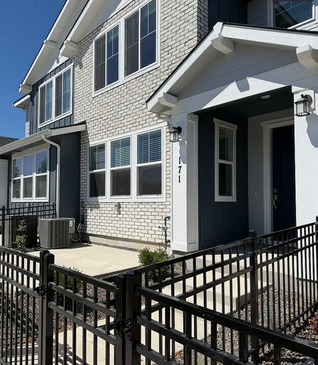 171 N Nursery Ave in Eagle, ID - Building Photo