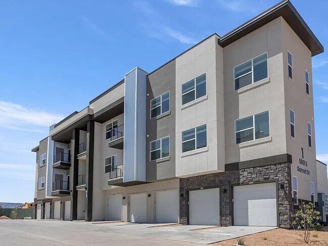 5801 S Garnet Dr, Unit 7302 in Saint George, UT - Building Photo - Building Photo