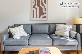 635 W 42nd St in New York, NY - Foto de edificio - Building Photo