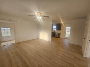 1300 Hondo St in Lockhart, TX - Building Photo - Building Photo