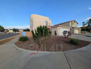 6101 Eagle Eye Dr NW in Albuquerque, NM - Building Photo - Building Photo