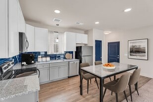 Harrison Landing Apartments in Perrysburg, OH - Building Photo