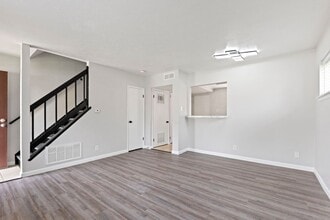 The Vistas Apartment Homes in Indianapolis, IN - Foto de edificio - Building Photo