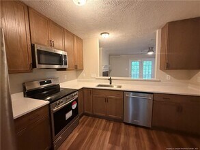 412 Bubble Creek Ct in Fayetteville, NC - Building Photo - Building Photo